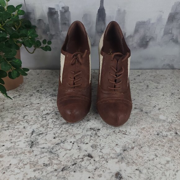 Charlotte Russe Brown Lace Platforms - Picture 4 of 4